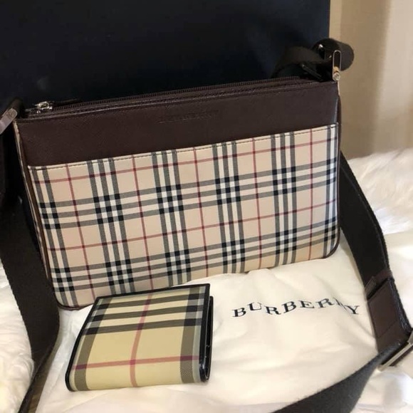 Burberry - Picture 1 of 4